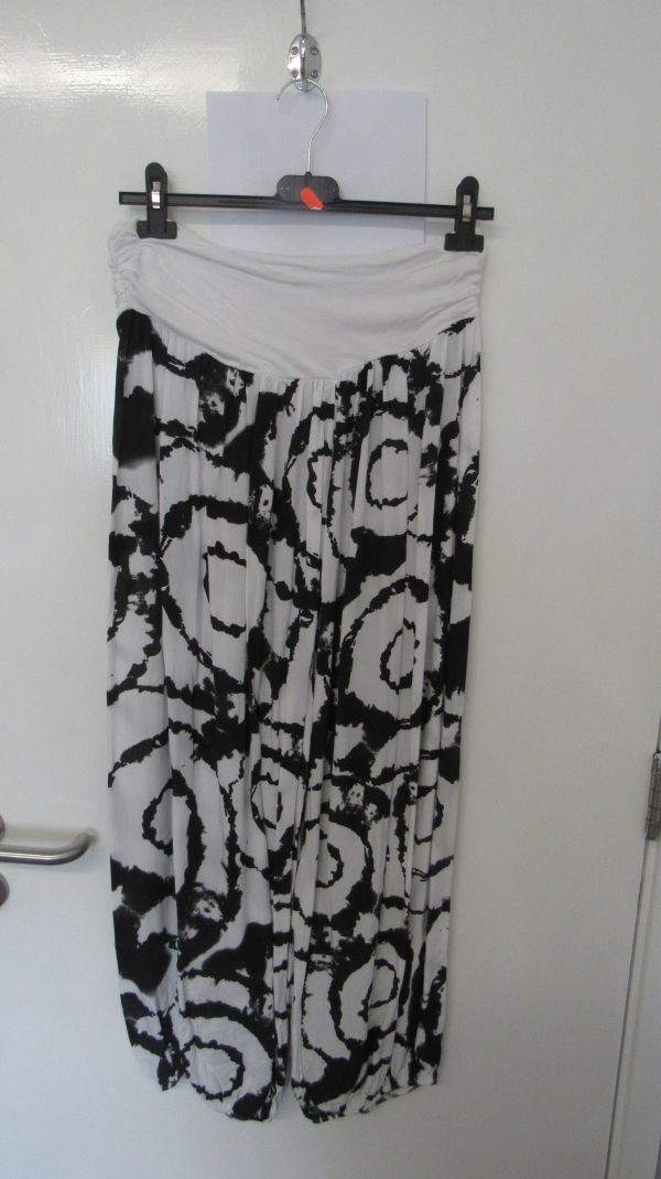 New Ladies White with Black Harem Pants One Size fits sizes 16 18 20