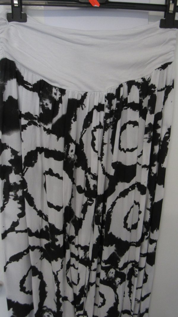 New Ladies White with Black Harem Pants One Size fits sizes 16 18 20 - Image 3