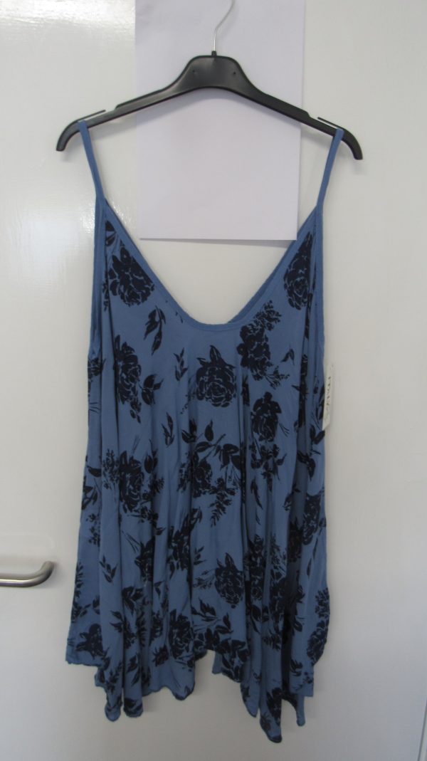 New Ladies Denim Blue Floral Vest Top One Size fits sizes 16 18 20 22 - Image 2