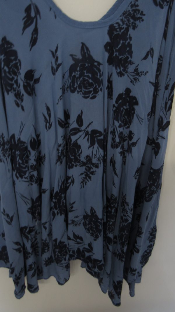New Ladies Denim Blue Floral Vest Top One Size fits sizes 16 18 20 22 - Image 3