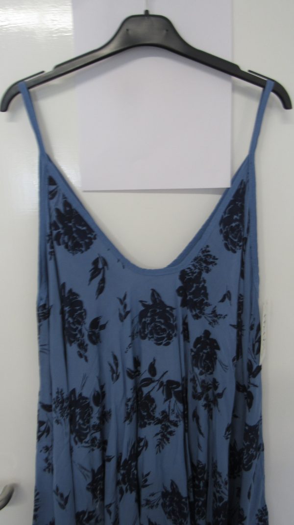 New Ladies Denim Blue Floral Vest Top One Size fits sizes 16 18 20 22 - Image 4