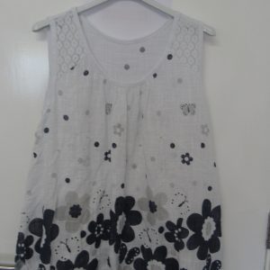 New Floral Sleeveless Top White One Size fits sizes 18 20 22