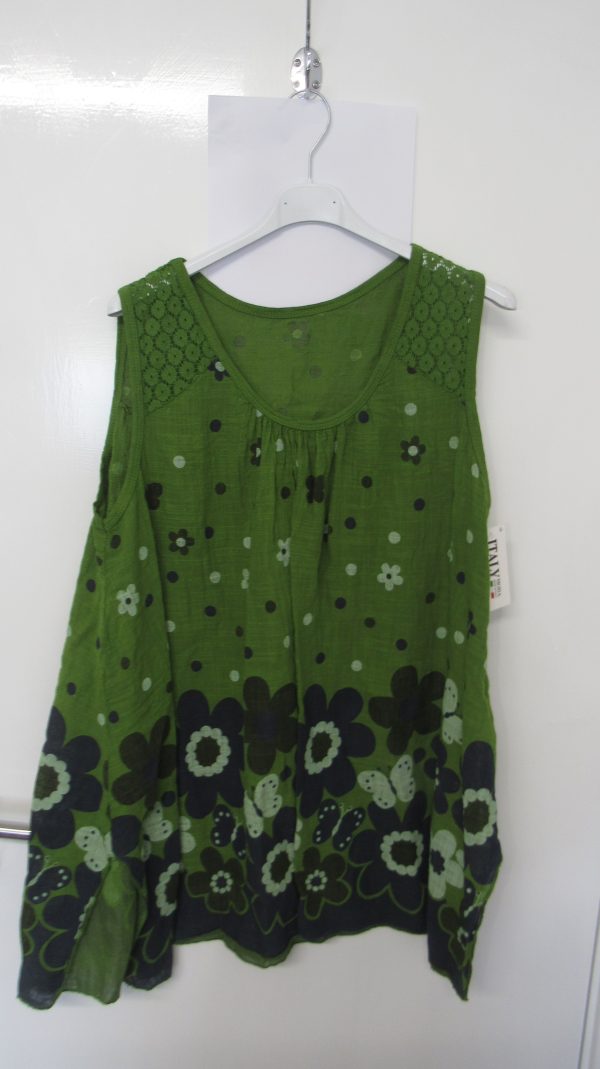 New Floral Sleeveless Top Green One Size fits sizes 18 20 22