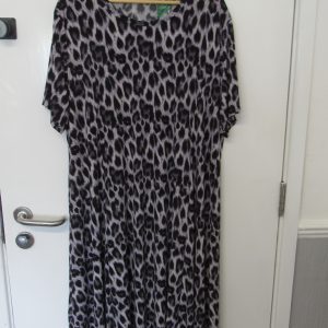 New Ladies Grey Leopard Print Stretchy Dress One Size fits sizes 18 20 22 24