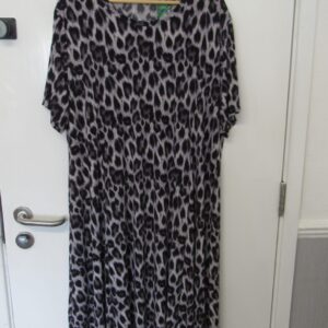 New Ladies Grey Leopard Print Stretchy Dress One Size fits sizes 18 20 22 24