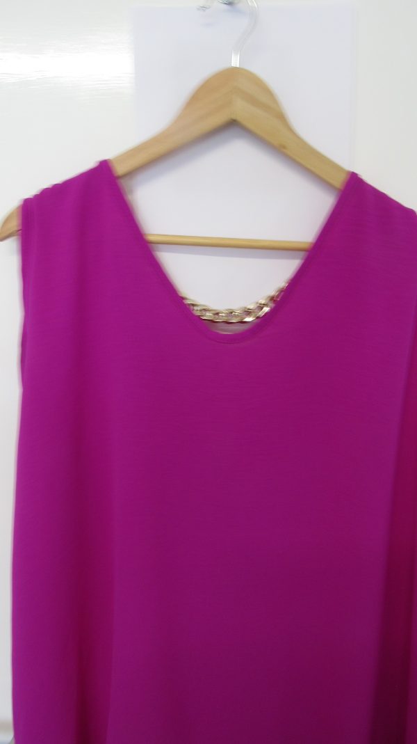 New Ladies Chain Back Magenta Frill Bottom Tunic Top One Size fits sizes 16 18 20 22 - Image 3