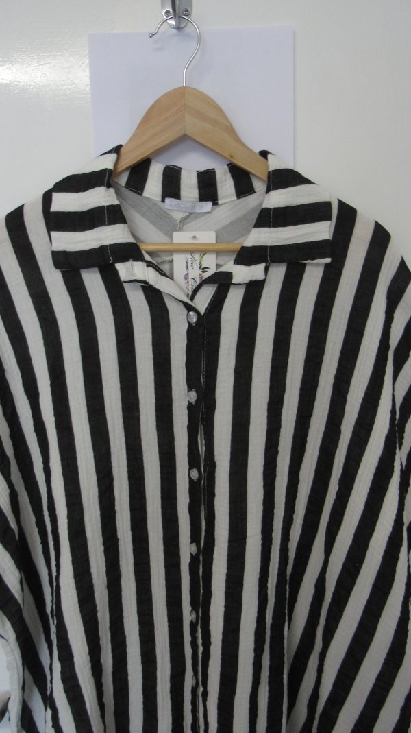New Black and White Stripe Button Up Shirt One Size fits sizes 18 20 22 24 - Image 2