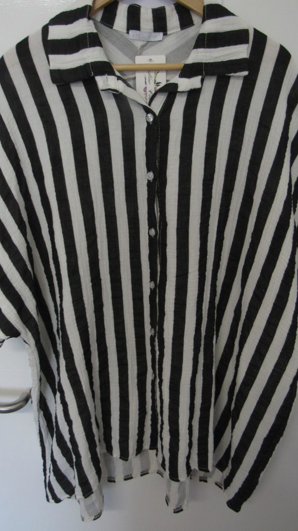 New Black and White Stripe Button Up Shirt One Size fits sizes 18 20 22 24 - Image 3