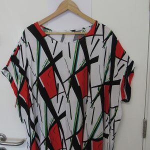 SALE SALE SALE New Ladies Red and Black Pattern Tunic Top One Size fits sizes 18 20 22 24 NON RETURNABLE