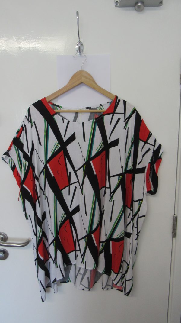 New Ladies Red and Black Pattern Tunic Top One Size fits sizes 18 20 22 24