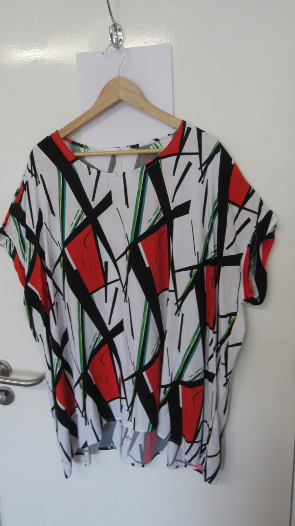New Ladies Red and Black Pattern Tunic Top One Size fits sizes 18 20 22 24 - Image 4
