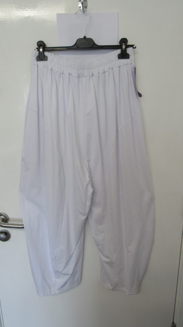 New Ladies White 3/4 Length Wide Leg Trousers One size fits sizes 18 20 22 24 - Image 2