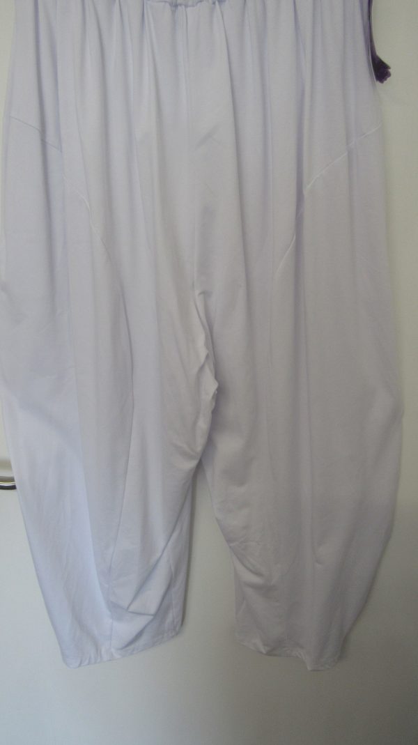New Ladies White 3/4 Length Wide Leg Trousers One size fits sizes 18 20 22 24 - Image 4