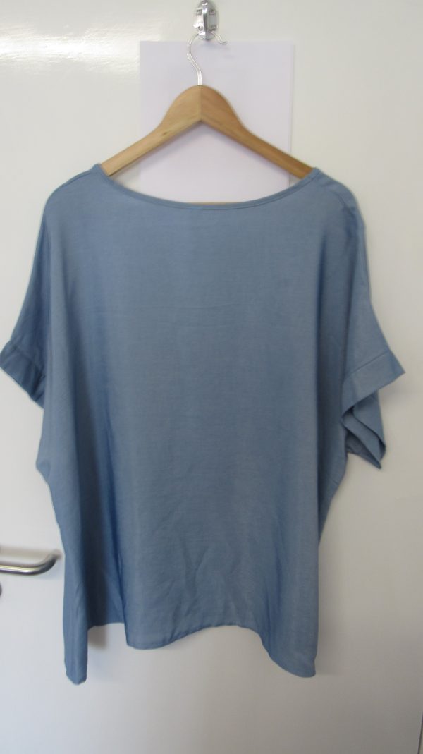 New Ladies Light Denim Flower Top One Size fits sizes 18 20 22 - Image 5