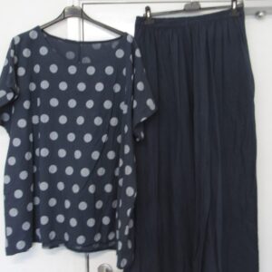 New Navy Spot 2 Piece Linen Blend Set One Size fits sizes 18 20 22 24