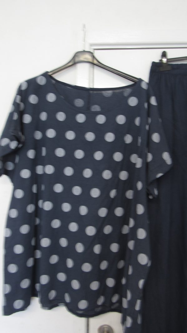 New Navy Spot 2 Piece Linen Blend Set One Size fits sizes 18 20 22 24 - Image 2