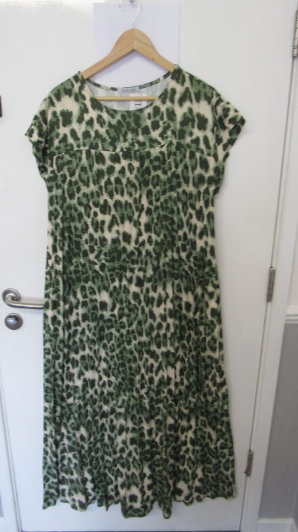 New Ladies Khaki Green Animal Print Pleated Maxi Dress One Size fits sizes 14 16 18 20