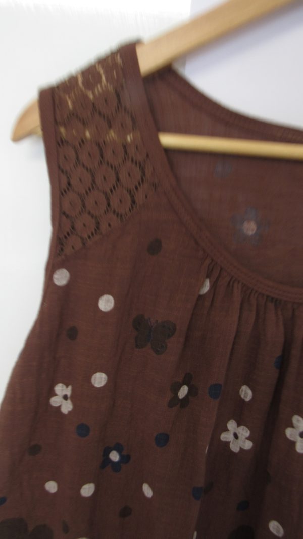 New Floral Sleeveless Top Brown One Size fits sizes 18 20 22 - Image 6