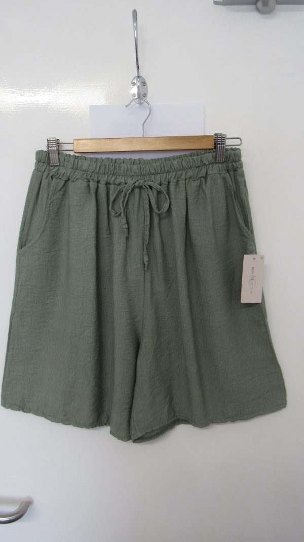 New Ladies Khaki Pocket Shorts One size fits sizes 16 18 20 22 - Image 2