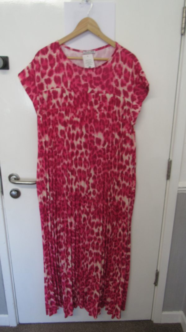 New Ladies Pink Leopard Print Pleated Maxi Dress One Size fits sizes 14 16 18 20