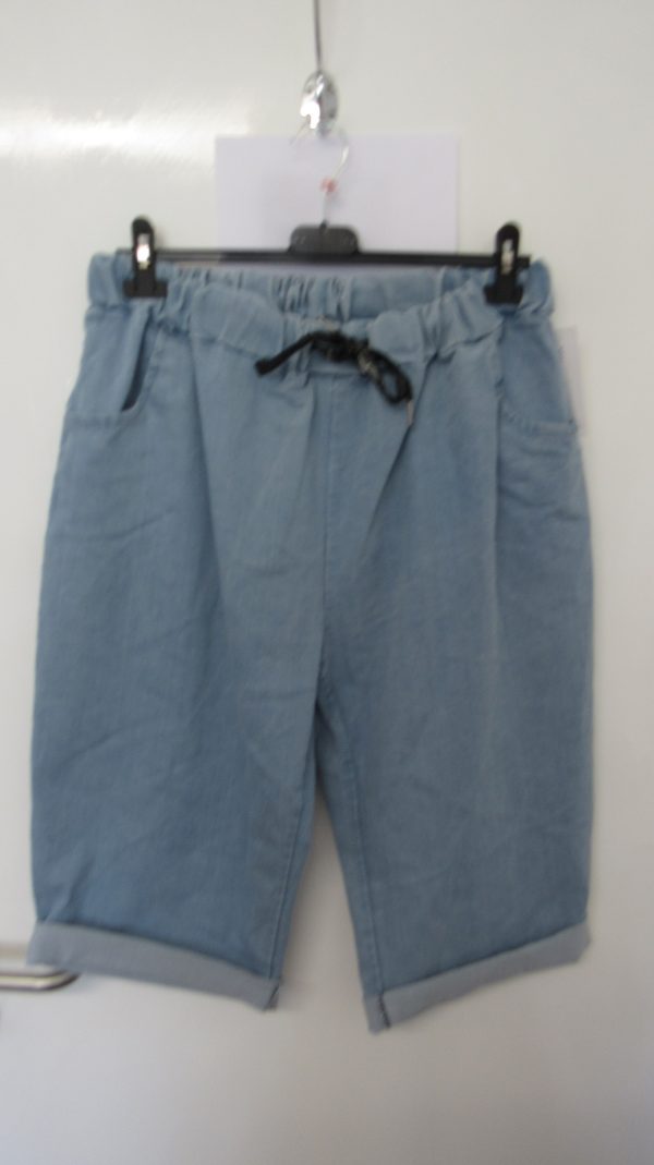 NEW Ladies Light Blue Stretchy Crinkle Magic Shorts One Size Fits 20 22 Size 3