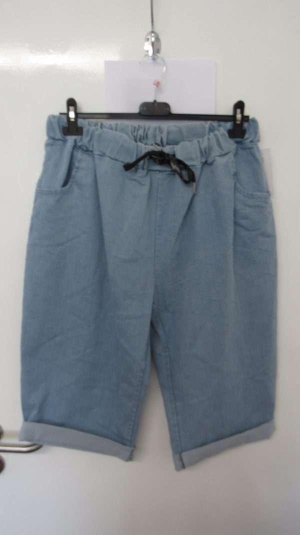 NEW Ladies Light Blue Stretchy Crinkle Magic Shorts One Size Fits 20 22 Size 3 - Image 2