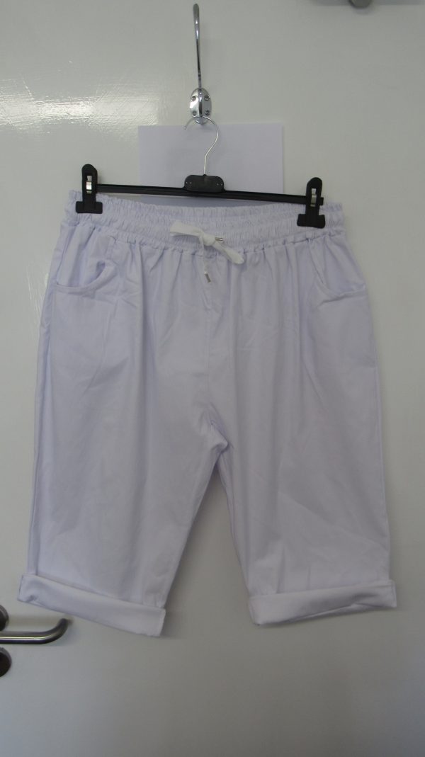 New White Shorts Size 20 22 Size 3