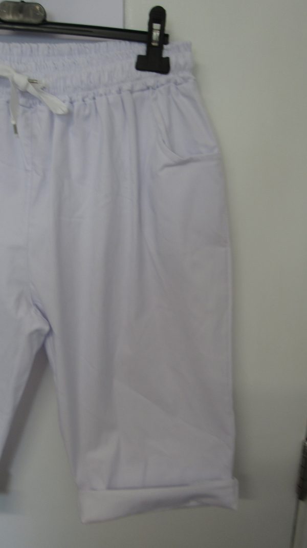 New White Shorts Size 20 22 Size 3 - Image 3