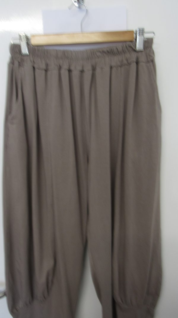 NEW Ladies Womens Mocha Jersey 3/4 Length cuff bottom Trousers One size fits sizes 16 18 20 22 - Image 4