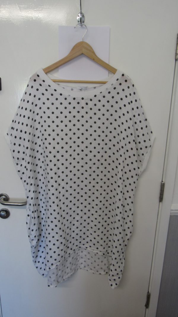 New Ladies White with Black Spot Pocket Line Tunic Top One Size fits sizes 18 20 22 24