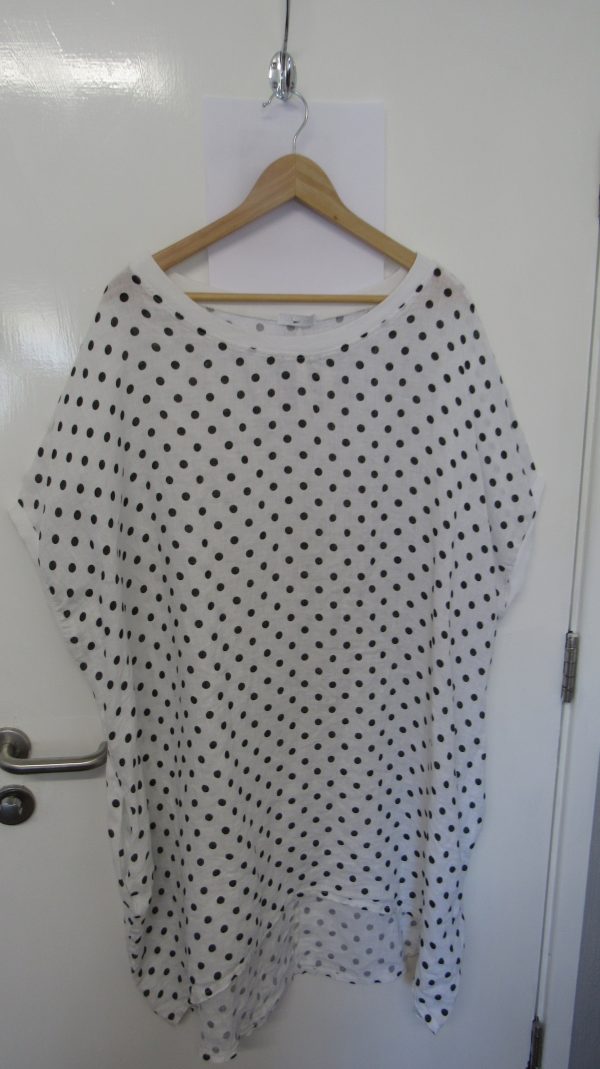 New Ladies White with Black Spot Pocket Line Tunic Top One Size fits sizes 18 20 22 24 - Image 4