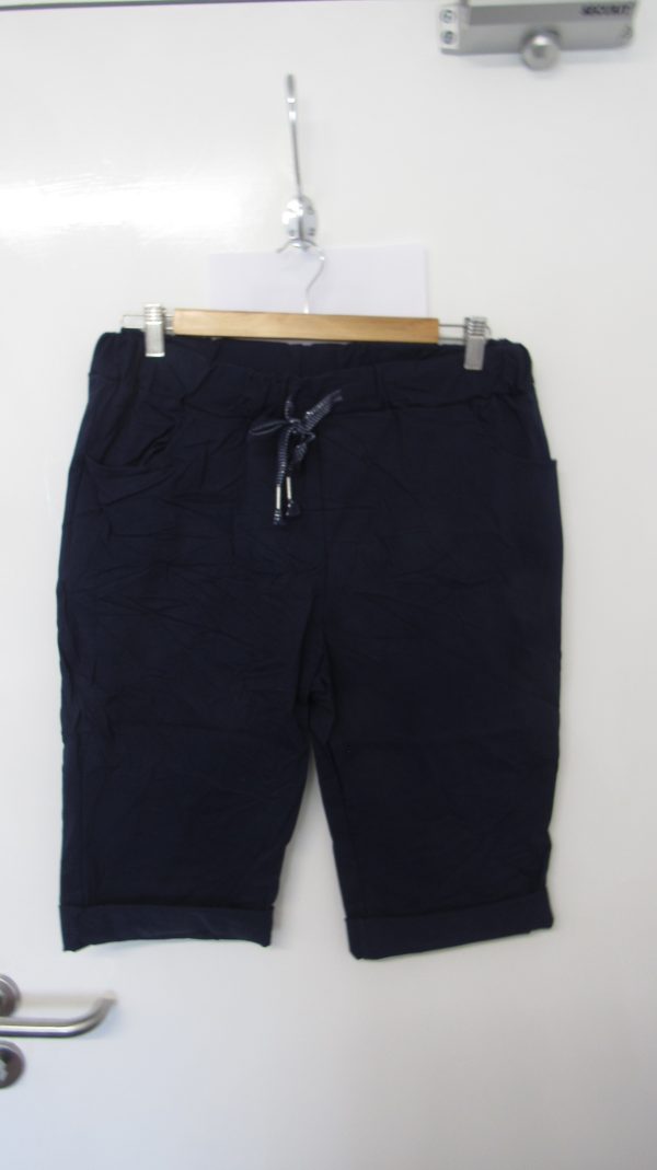 NEW Ladies Navy Blue Magic Shorts Plus Size One Size Fits sizes 18 20 22 Size 2