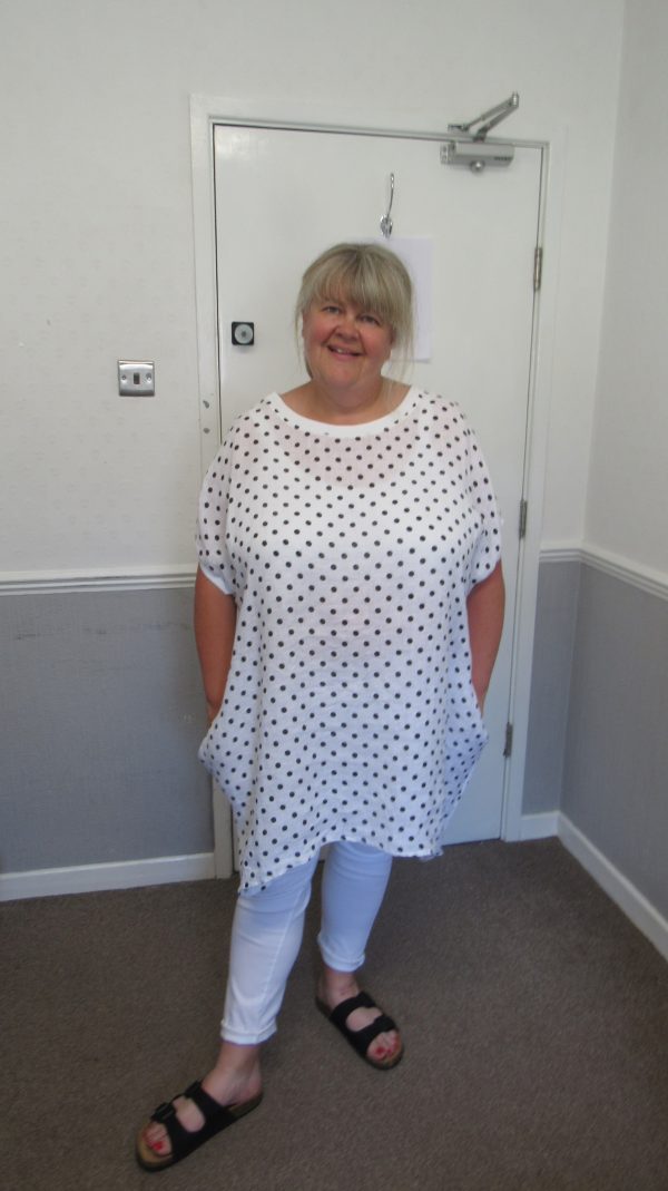 New Ladies White with Black Spot Pocket Line Tunic Top One Size fits sizes 18 20 22 24 - Image 7