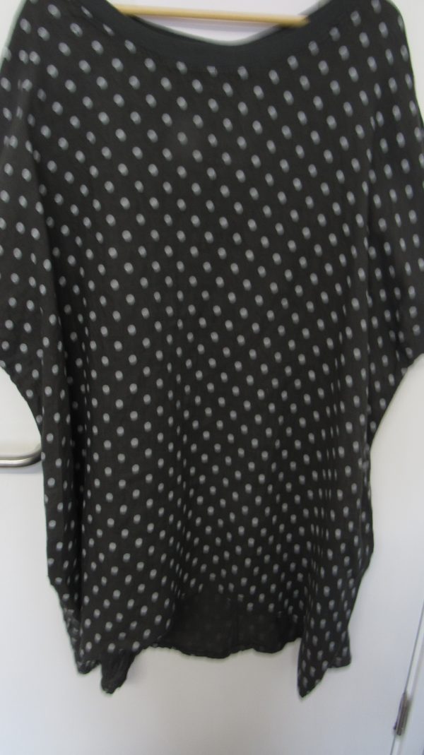 New Ladies Charcoal with White Spot Pocket Line Tunic Top One Size fits sizes 18 20 22 24 - Image 4