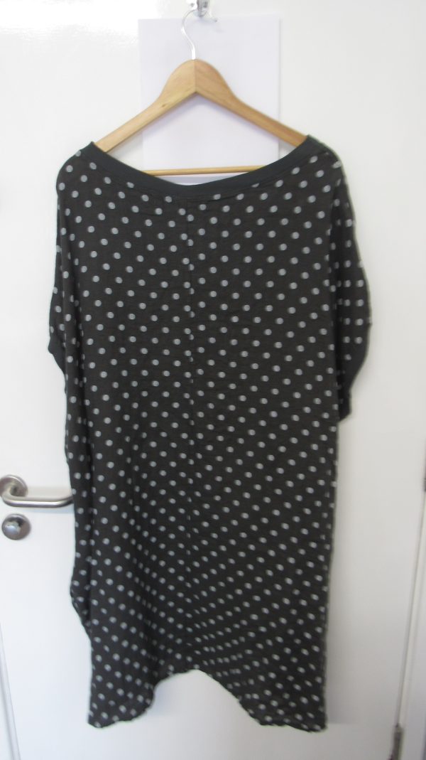 New Ladies Charcoal with White Spot Pocket Line Tunic Top One Size fits sizes 18 20 22 24 - Image 6