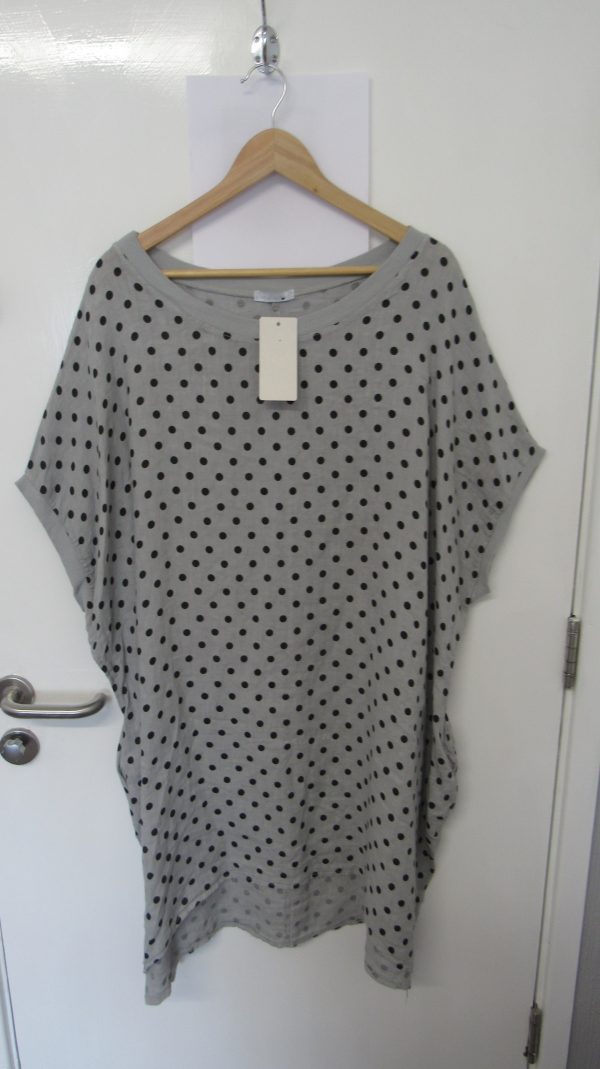 New Ladies Silver Grey with Black Spot Pocket Line Tunic Top One Size fits sizes 18 20 22 24 - Image 2