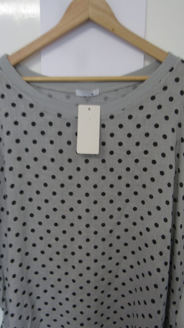 New Ladies Silver Grey with Black Spot Pocket Line Tunic Top One Size fits sizes 18 20 22 24 - Image 3