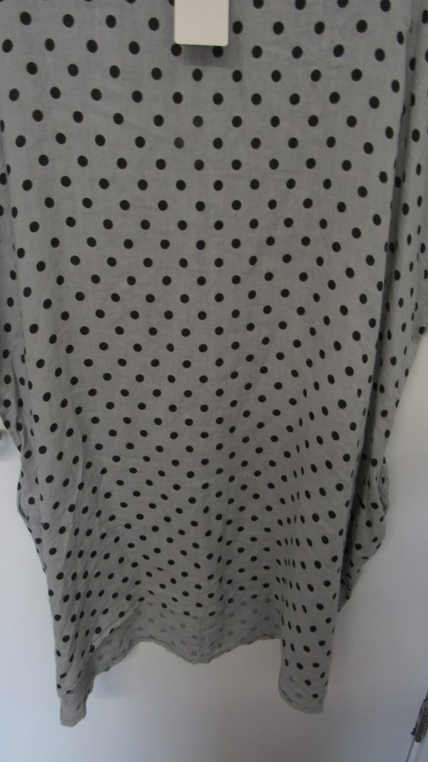 New Ladies Silver Grey with Black Spot Pocket Line Tunic Top One Size fits sizes 18 20 22 24 - Image 4