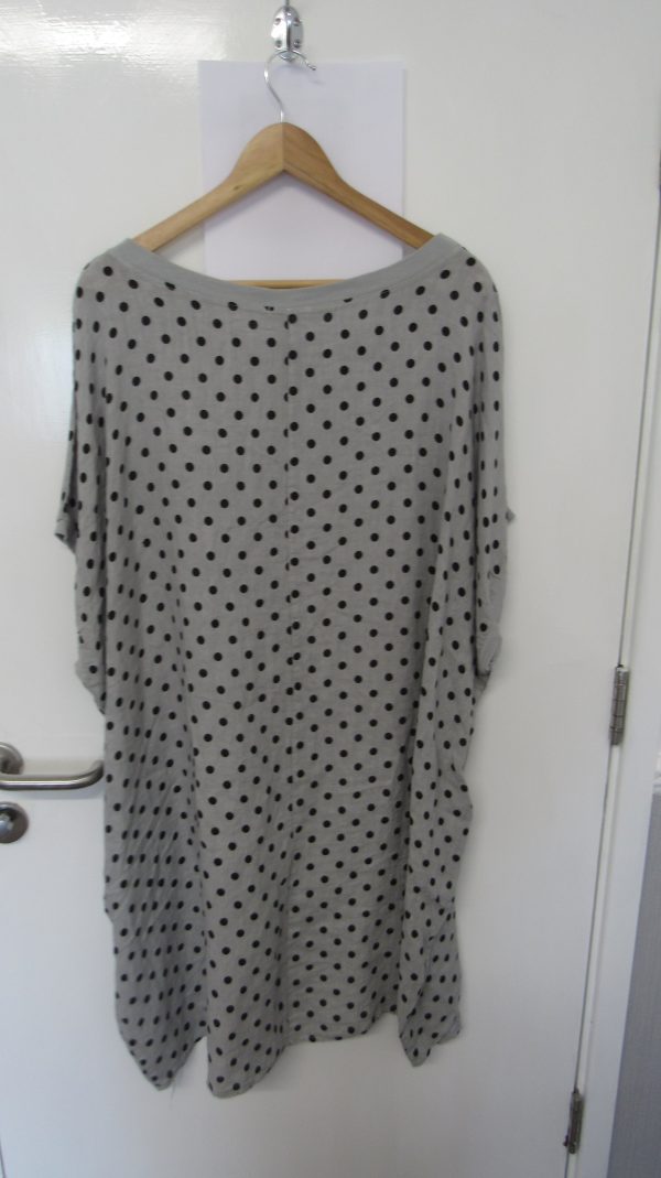 New Ladies Silver Grey with Black Spot Pocket Line Tunic Top One Size fits sizes 18 20 22 24 - Image 5