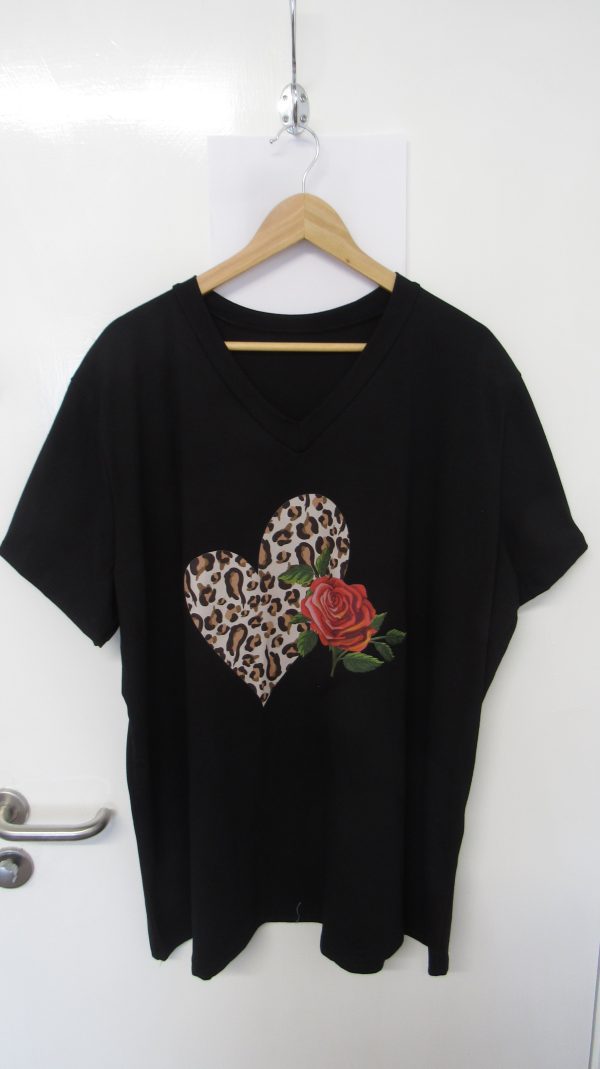 New Ladies Women Black Heart with Rose V Neck T-shirt One Size Fits 18 20 22 - Image 2