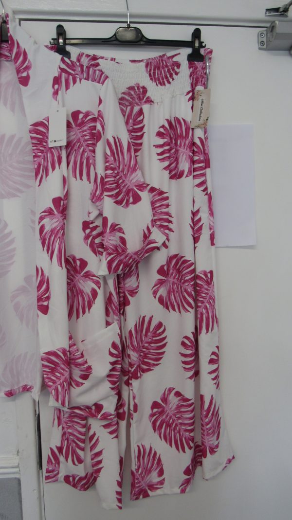 New Ladies Cerise Pink Leaf Jacket and Trousers One Size fits sizes 18 20 22 24 - Image 4