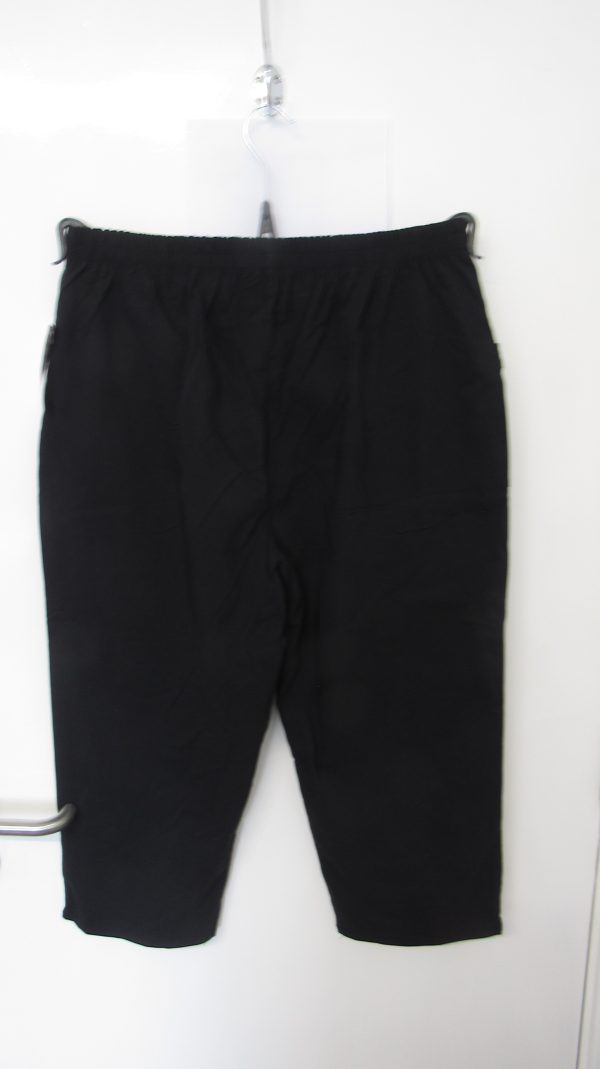 Cherry Berry Black 3/4 length stretchy trousers Size T7 UK 20 - Image 5