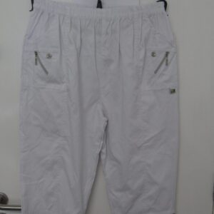 Cherry Berry White 3/4 length stretchy trousers Size T3 UK 12