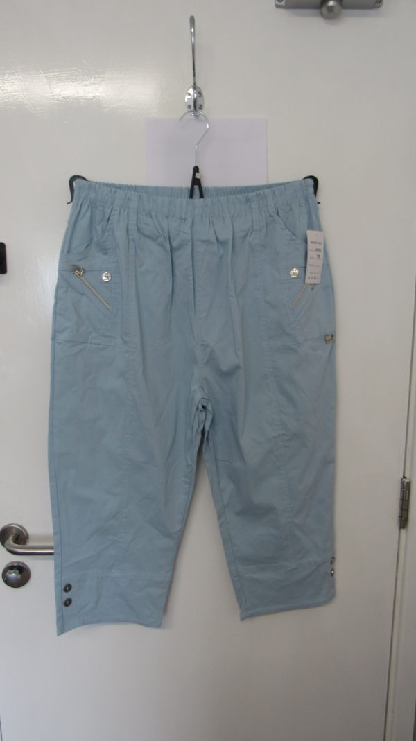 Cherry Berry Sky Blue 3/4 length stretchy trousers Size T9 UK 24