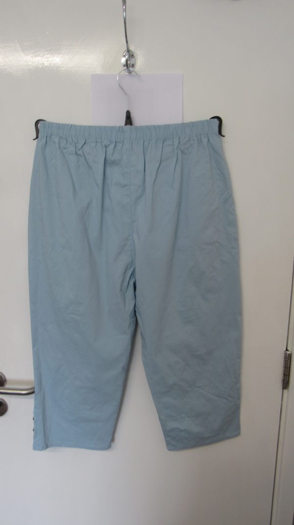 Cherry Berry Sky Blue 3/4 length stretchy trousers Size T9 UK 24 - Image 6