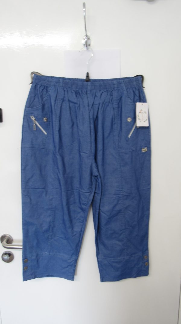 Cherry Berry Denim Blue 3/4 length stretchy trousers Size T9 UK 24