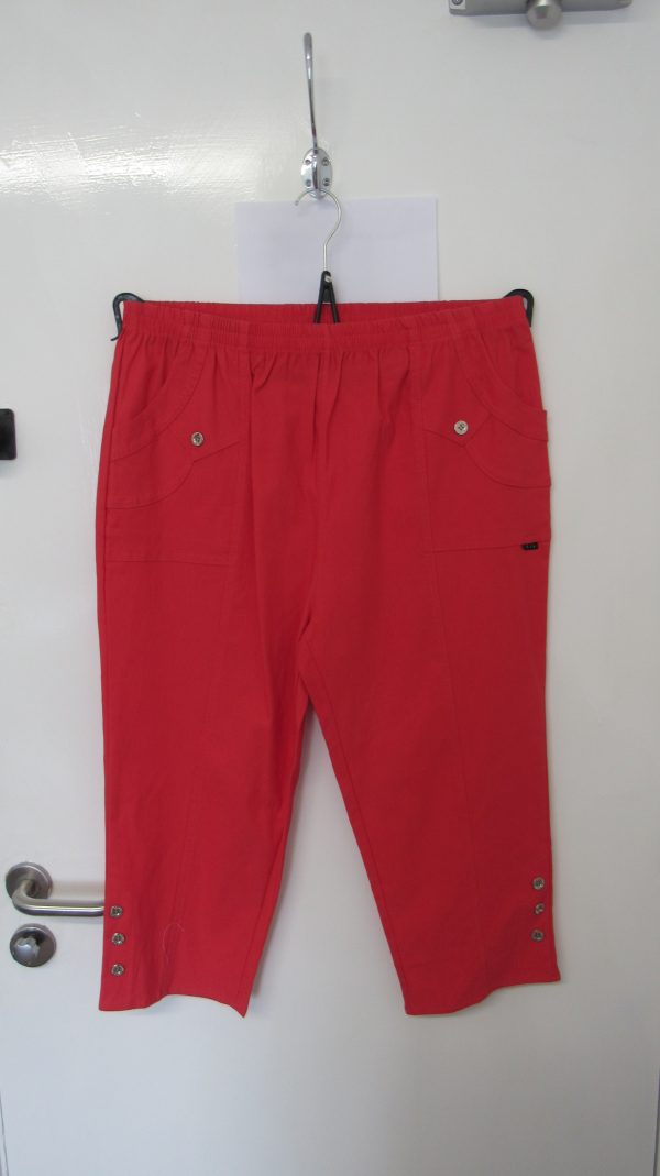 Cherry Berry Red 3/4 length stretchy trousers Size T7 UK 20