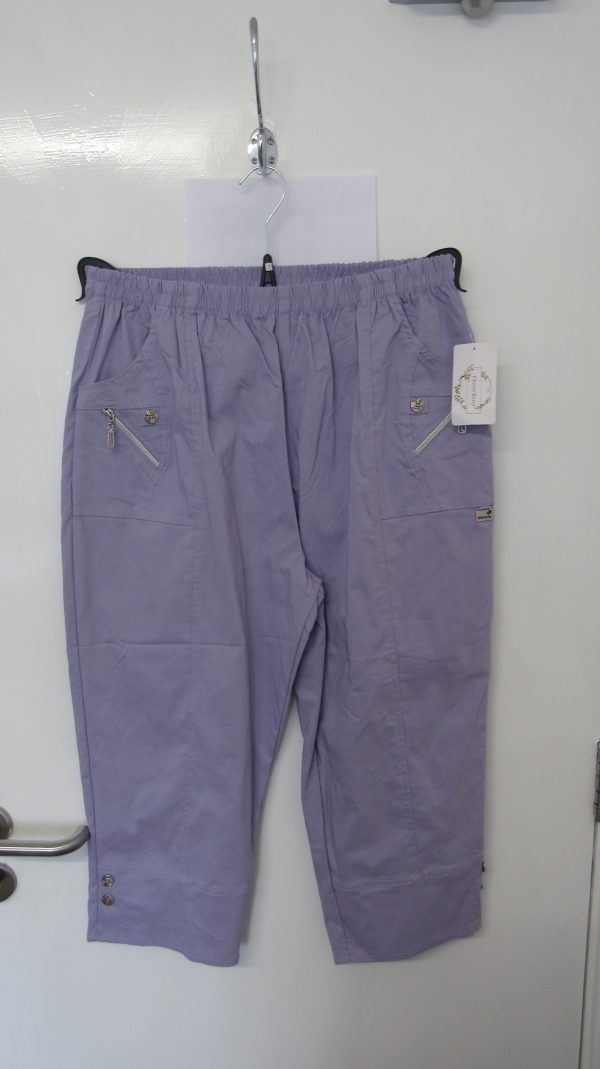 Cherry Berry Lilac 3/4 length stretchy trousers Size T9 UK 24