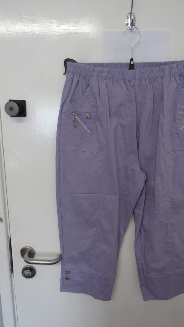Cherry Berry Lilac 3/4 length stretchy trousers Size T9 UK 24 - Image 3