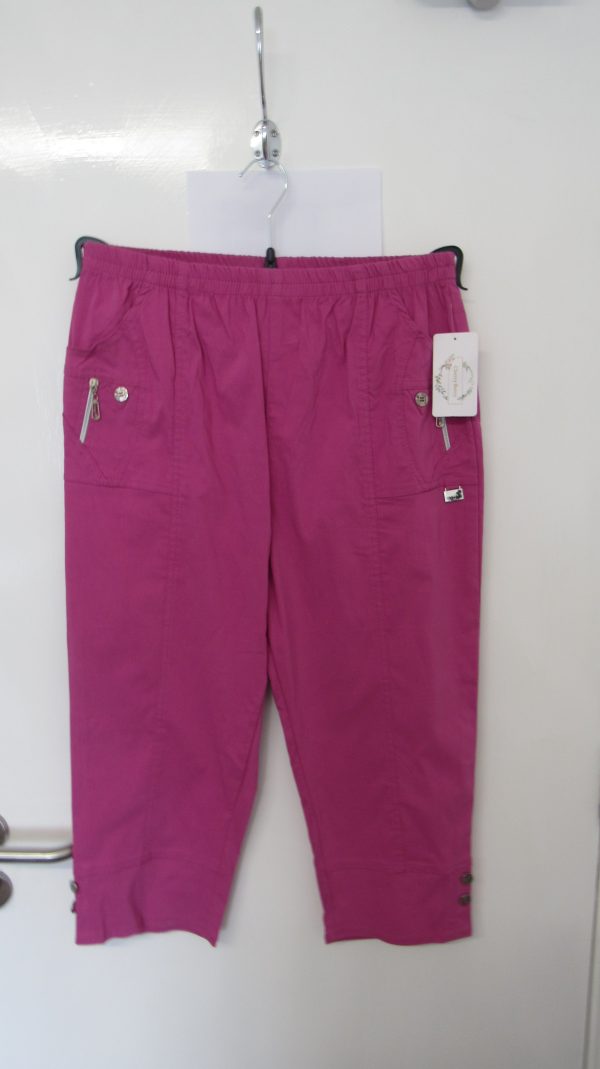 Cherry Berry Cerise Pink 3/4 length stretchy trousers Size T2 UK 10